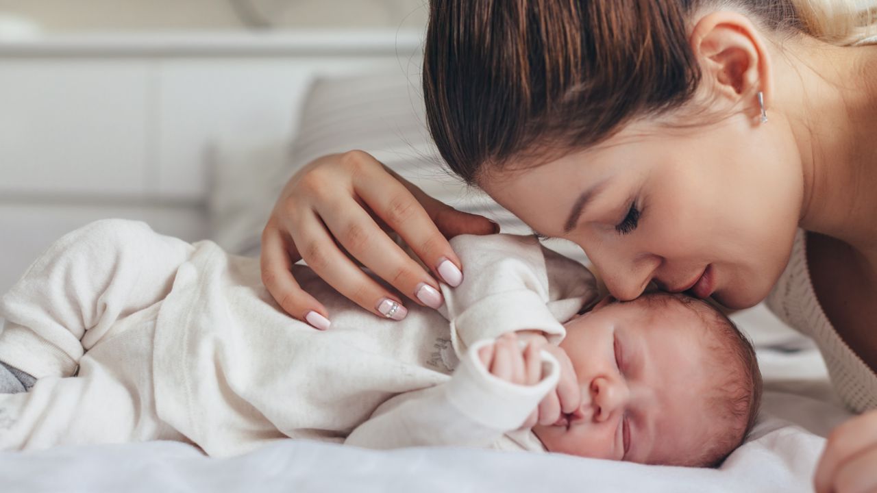Come far dormire un neonato (e la mamma)?