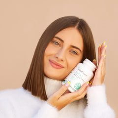 SanaExpert Haar Forte ragazza castana con capelli sani e forti