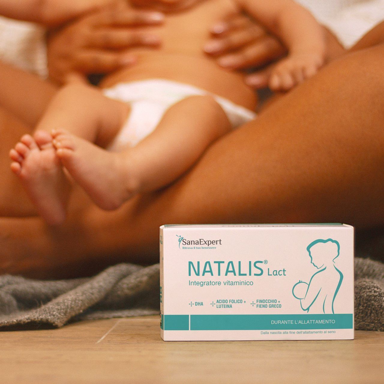 SanaExpert Pack Allattamento Natalis Lact ragazza seduta con bambino seduto tra le gambe