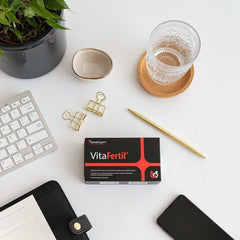 SanaExpert Pack Love is in the air VitaFertil integratore per fertilità maschile su scrivania con oggetti ufficio