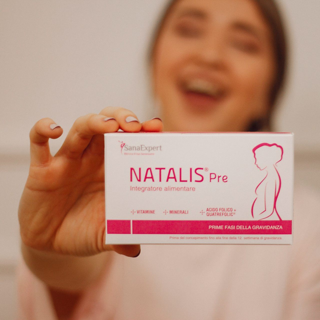SanaExpert Pack Mom to be Natalis Pre ragazza sorridente